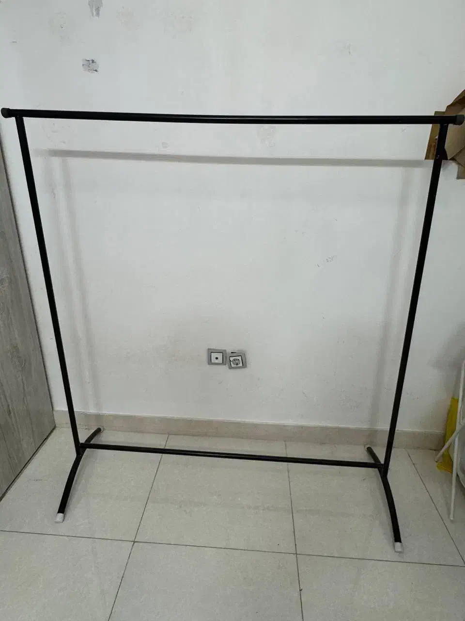 جا لباسی|بندرخت و رخت‌آویز|شیراز, حافظیه|دیوار