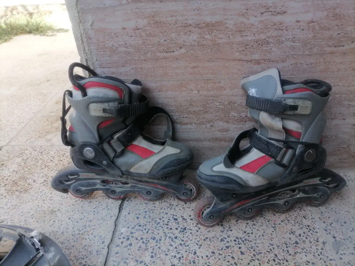 چند جفت کفش زنانه، اسکیت، قالباق پراید|کیف، کفش، کمربند|کرمانشاه, |دیوار