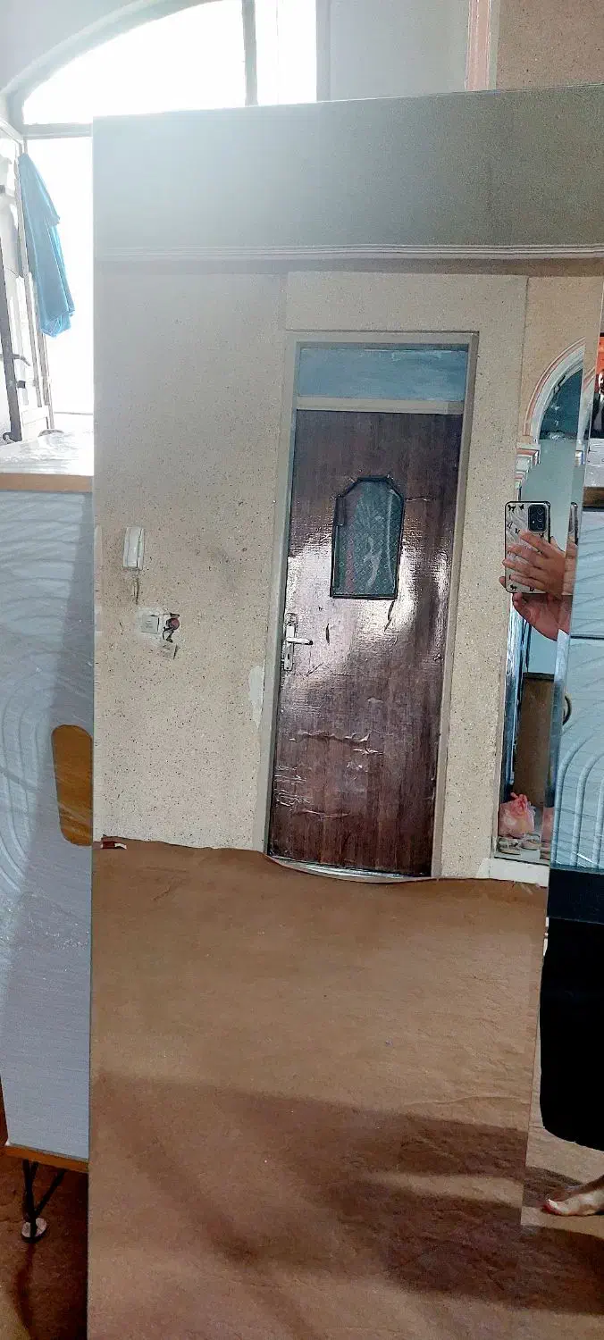 اینه|آینه|ماهدشت, |دیوار