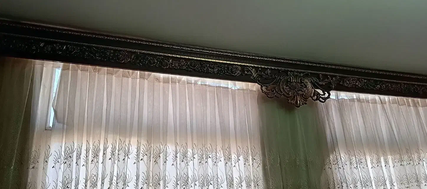 کتیبه|پرده، رانر، رومیزی|میانه, |دیوار