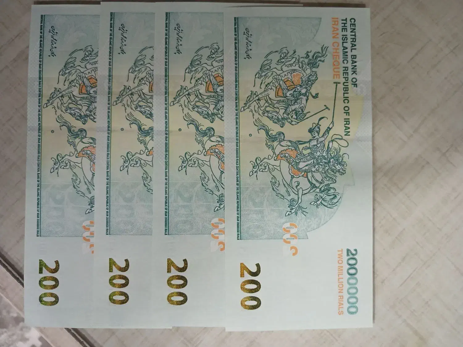 ۴ عدد اسکناس با شماره سریال پشت سر هم|کلکسیون سکه، تمبر، اسکناس|شیراز, کوی وحدت|دیوار