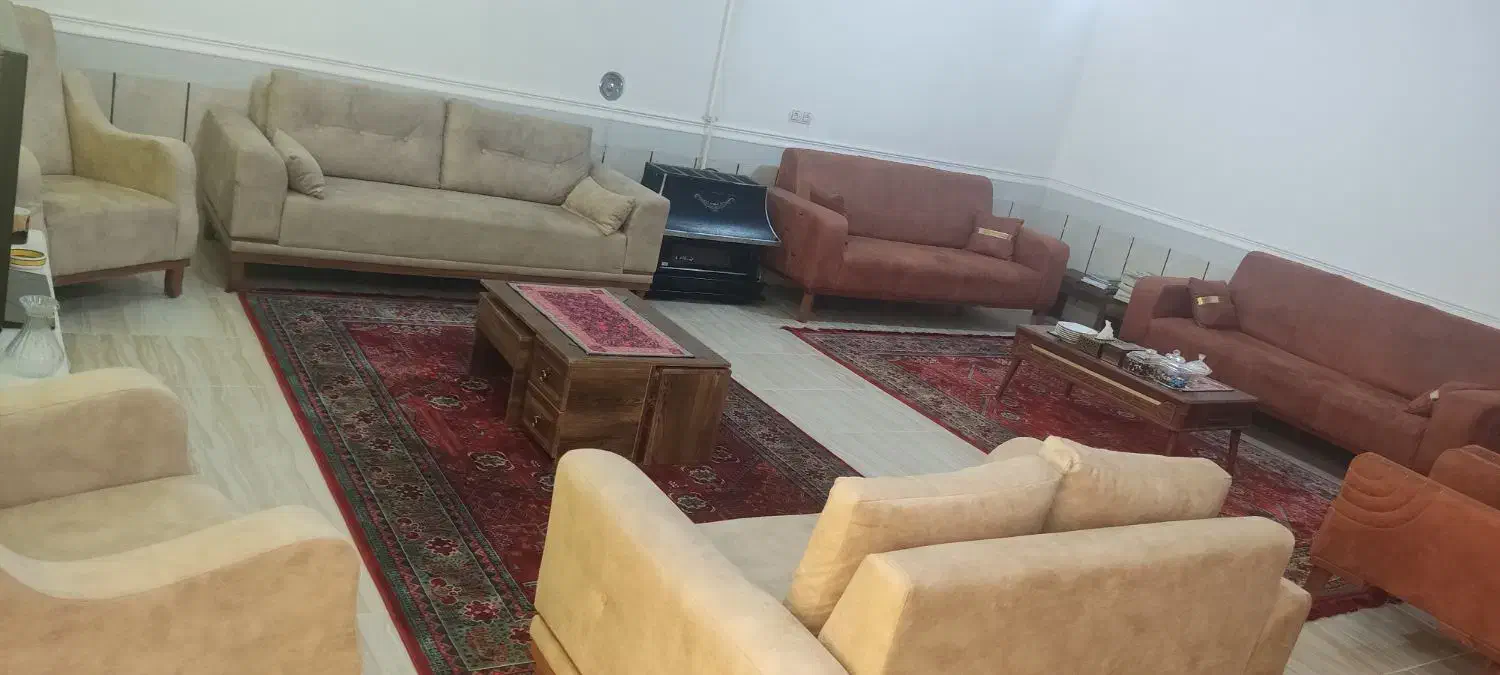 فروش دو دست مبل ۸ و ۷ نفره با میز وسط و عسلی|مبلمان خانگی و میز عسلی|دوگنبدان, |دیوار