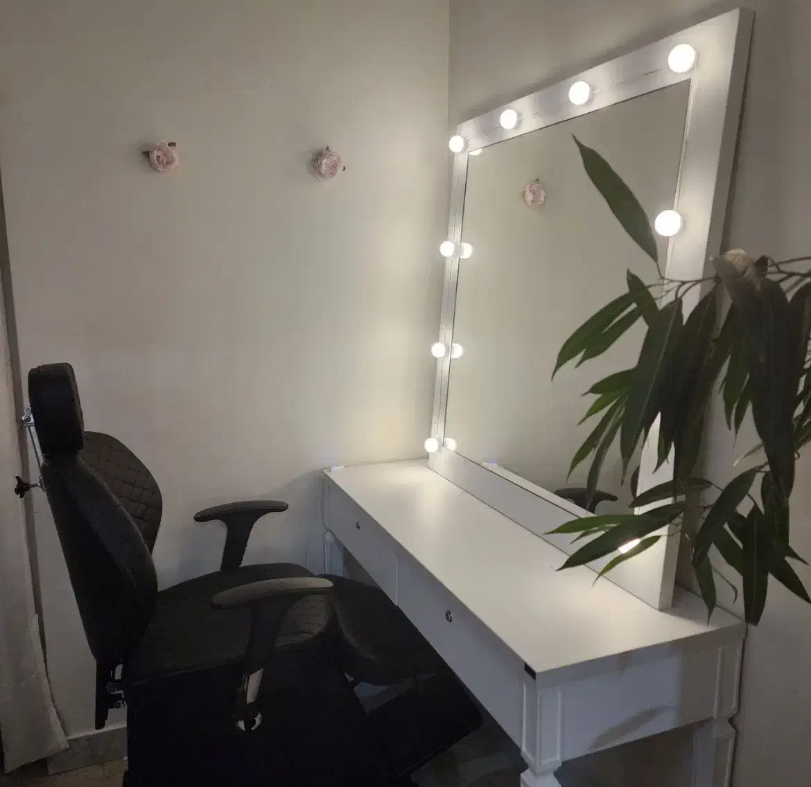 استخدام مژه کار و رنگ کار|استخدام درمانی، زیبایی، بهداشتی|تهران, ایوانک|دیوار