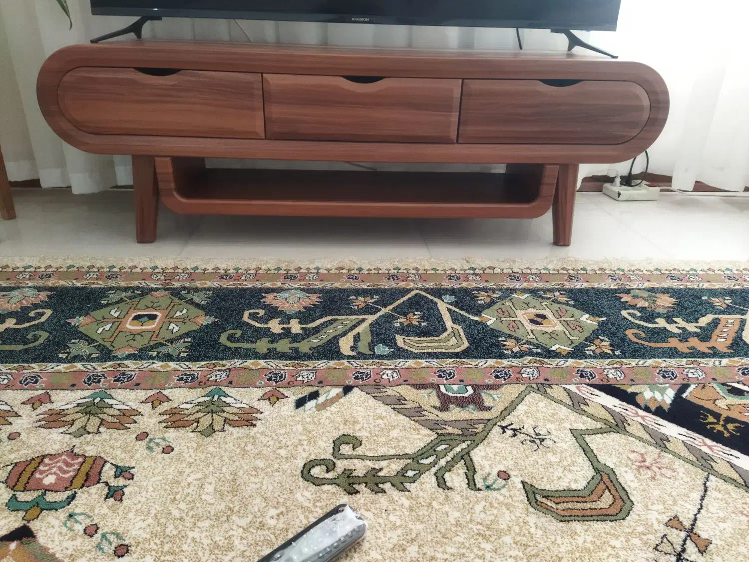 میز تلویزیون درحد نو|میز تلویزیون|شیروان (خراسان), |دیوار