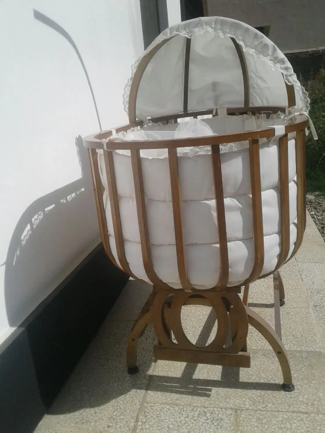 گهواره شرکتی|تخت و صندلی بچه|چهارباغ, |دیوار