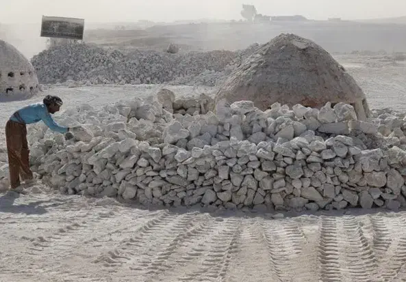 متخصص چیدن و سوزاندن کوره سنتی گچ جهت کار در عراق|استخدام صنعتی، فنی، مهندسی|یزد, |دیوار