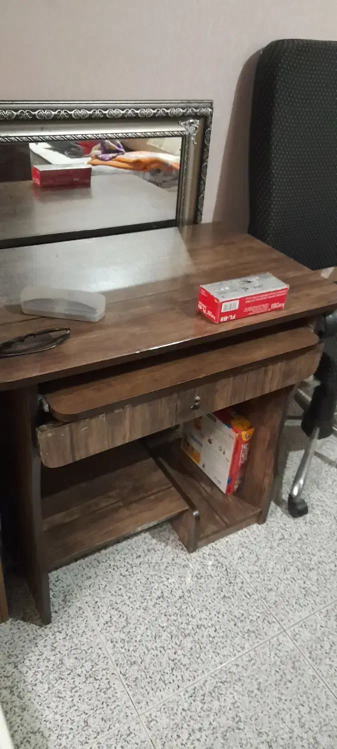 میز کامپیوتر|میز تحریر و کامپیوتر|قدس, شهر‌قدس|دیوار