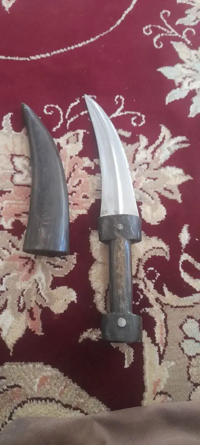 خنجر قدیمی از نوع دبان|کلکسیون اشیاء عتیقه|سنندج, |دیوار