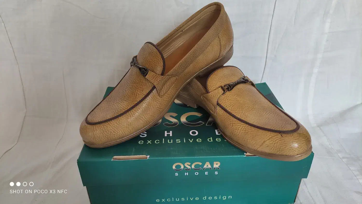 کفش|کیف، کفش، کمربند|اسفراین, |دیوار