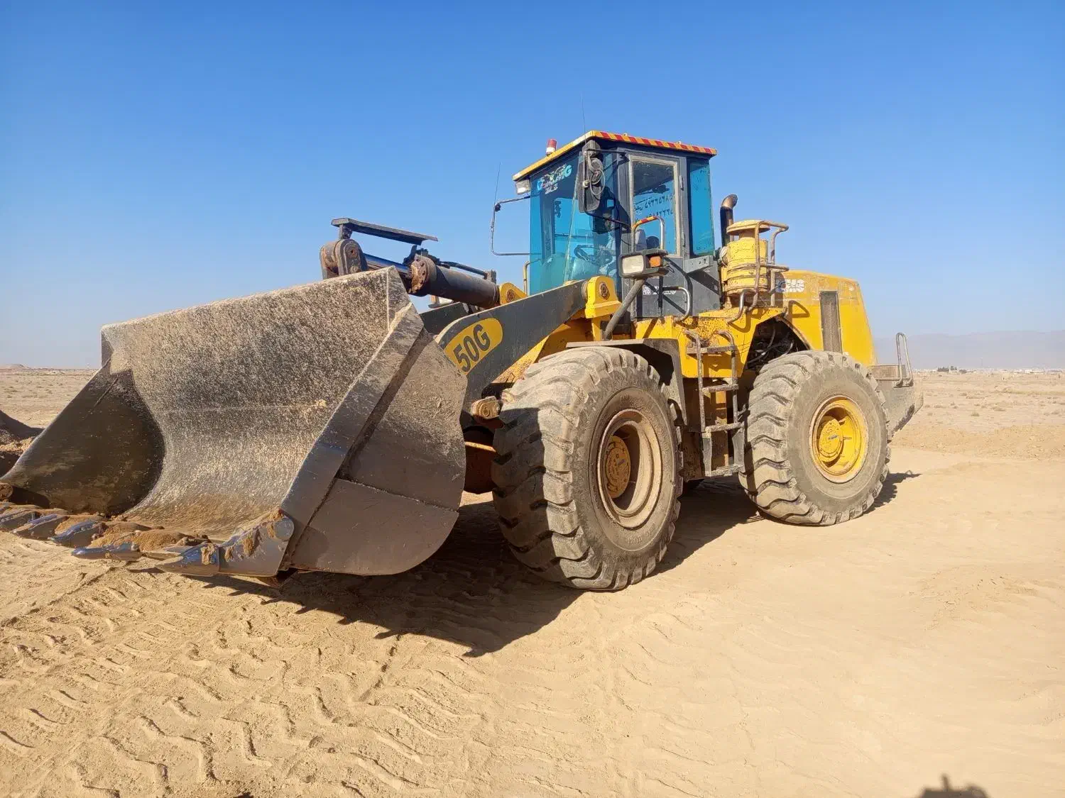 فروش لودر ایکس ام جی موتور هوو. یا تیراژ|خودرو سنگین|کاشمر, |دیوار