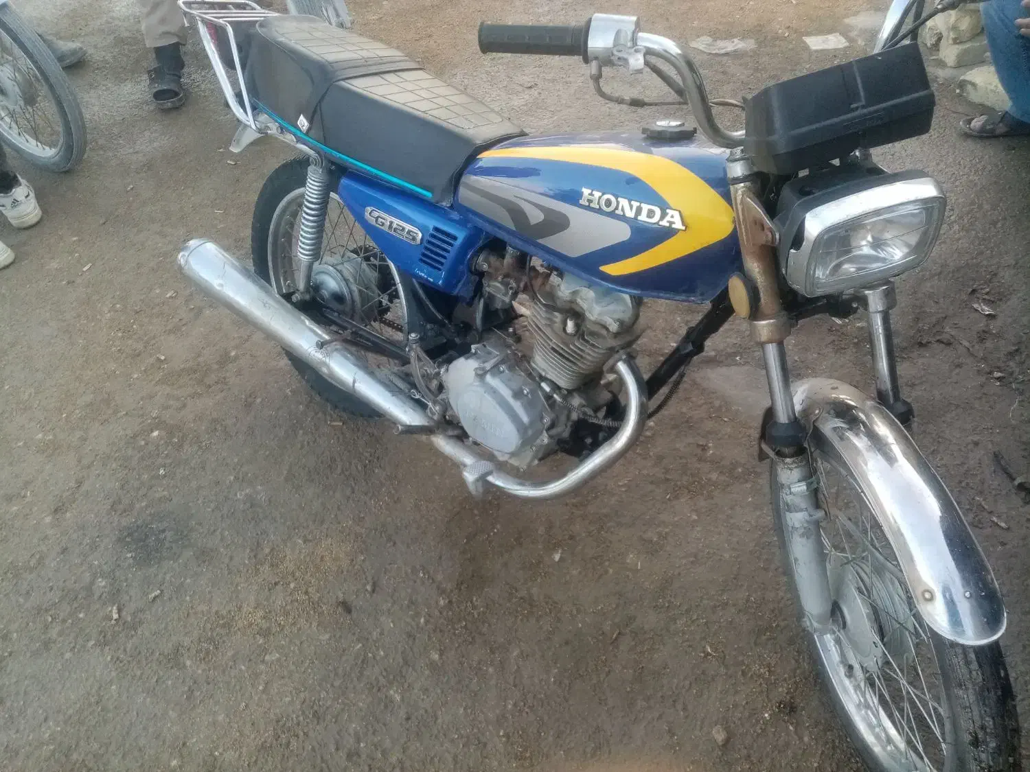 متور 125|موتورسیکلت|شیراز, بید زرد|دیوار