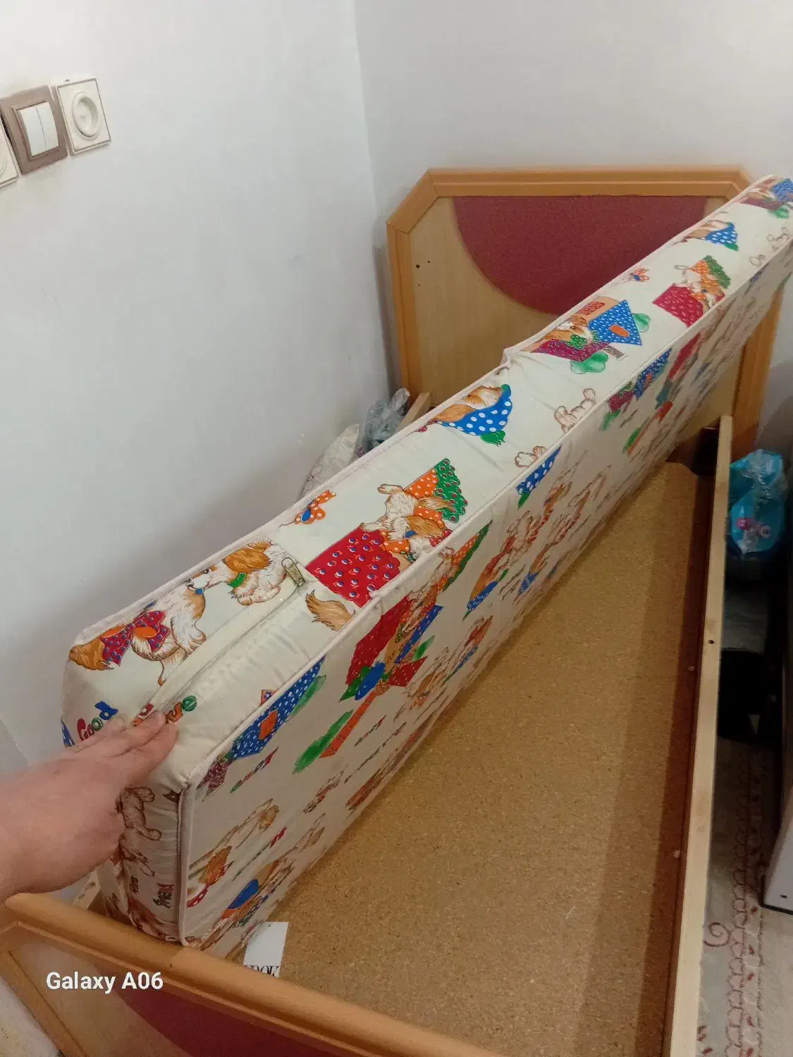 تخت کودک همراه تشک|اسباب و اثاث بچه|خرمشهر, |دیوار