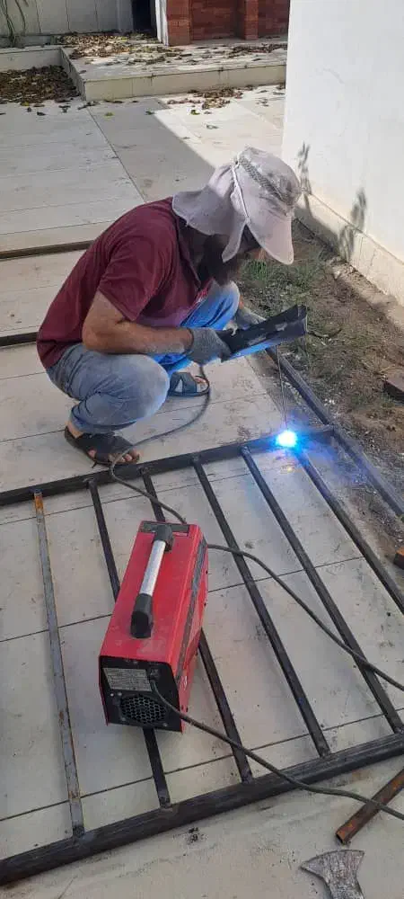 نصب کاشی سرامیک سنگ بلوک شیشه‌ای|خدمات پیشه و مهارت|محمودآباد, |دیوار