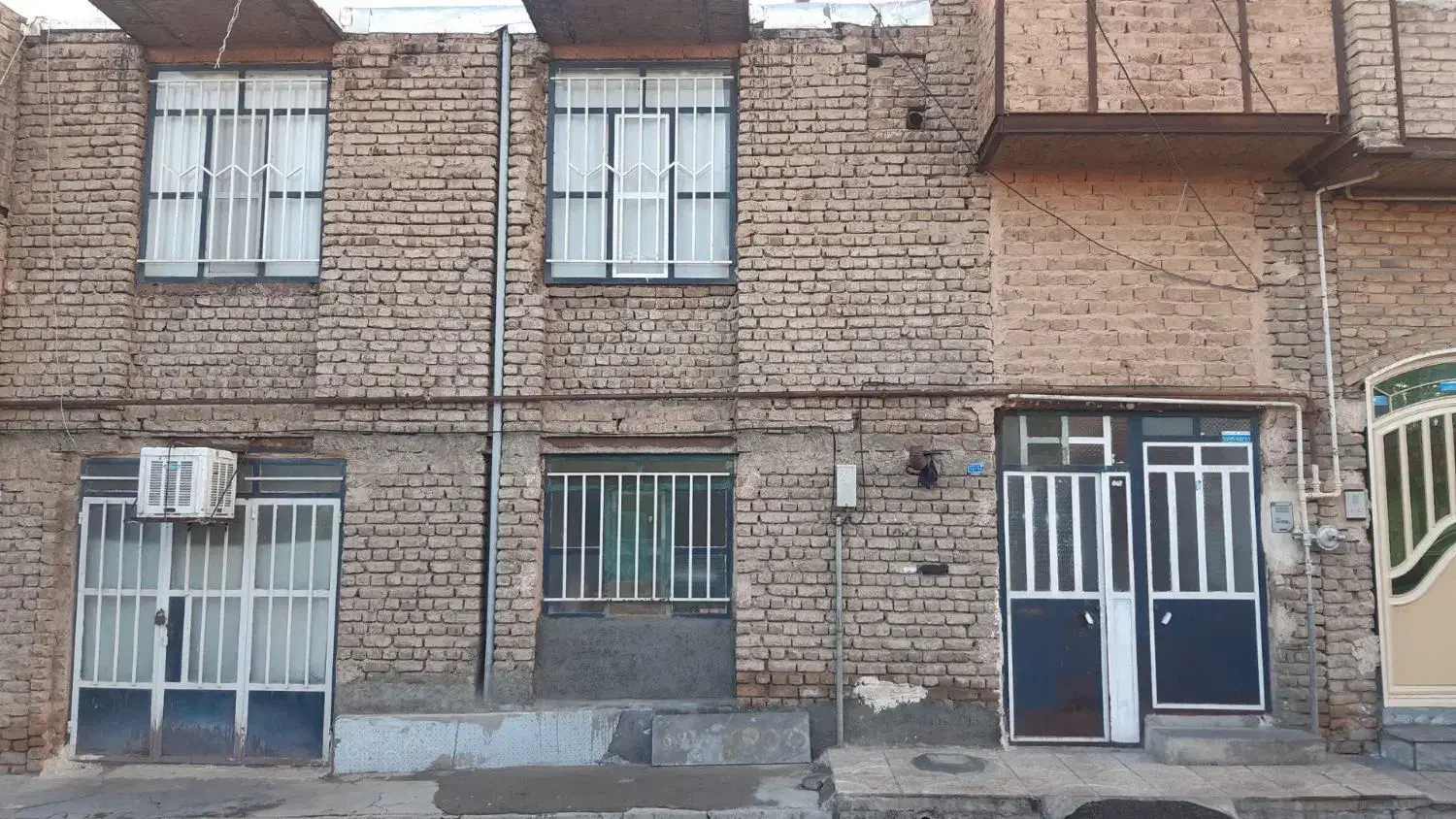 فروش منزل مسکونی ویلایی|فروش خانه و ویلا|نهاوند, |دیوار