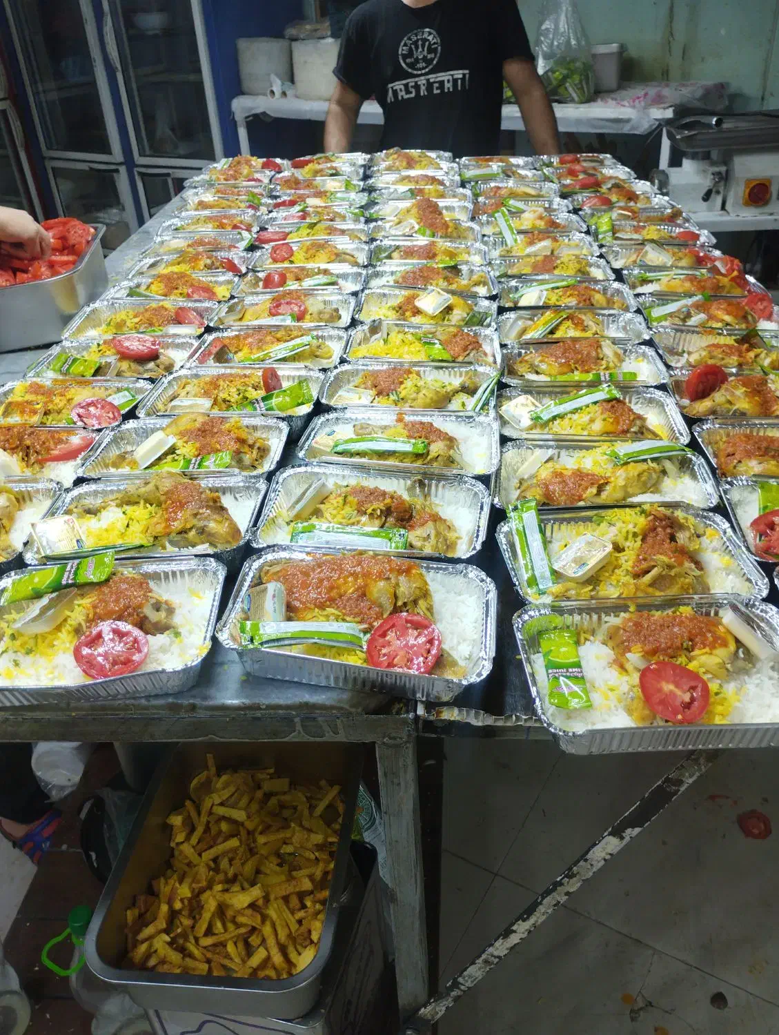 کارگر آقا خانم|استخدام خدمات فروشگاه و رستوران|سلماس, |دیوار