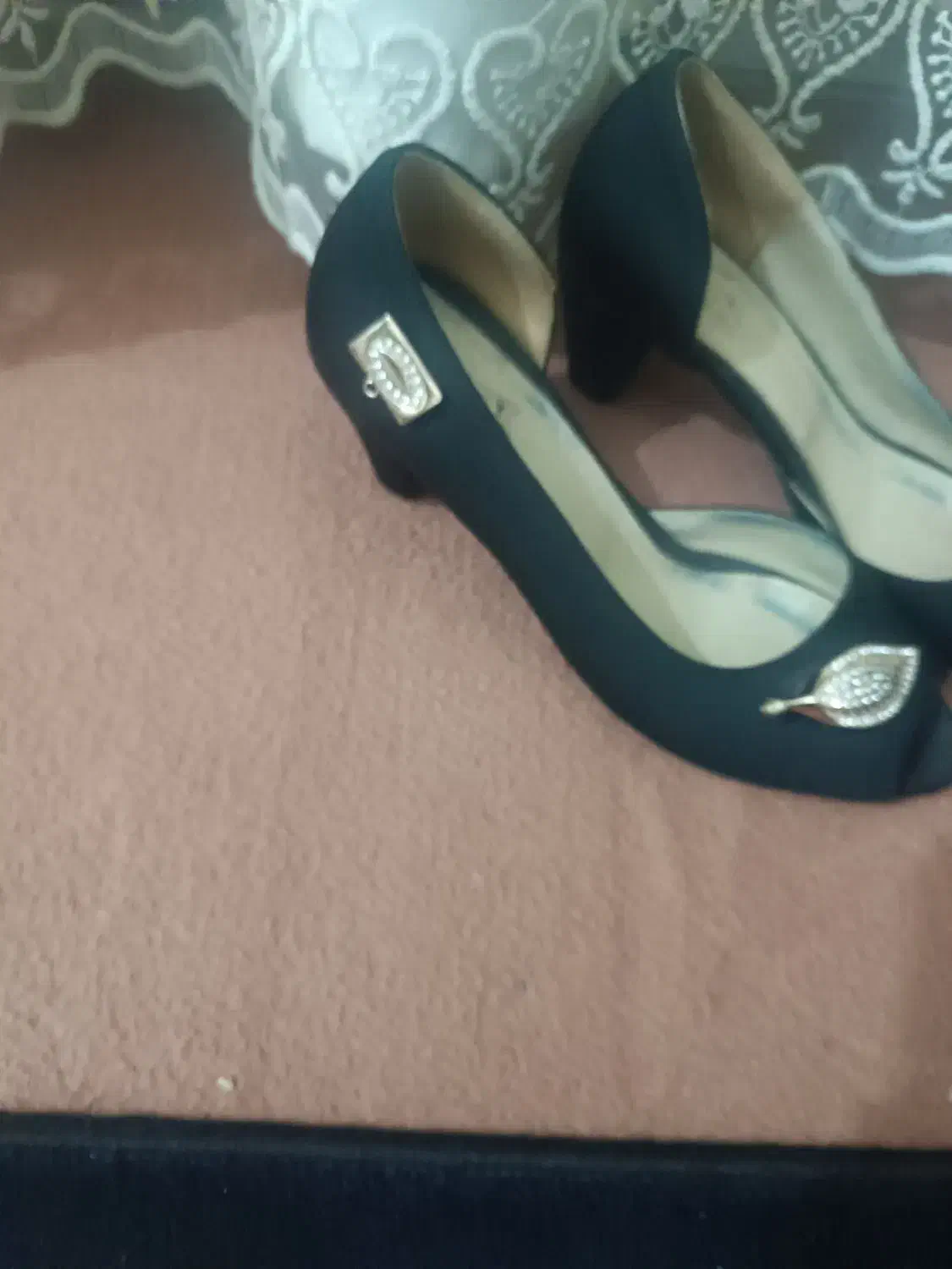 کفش|کیف، کفش، کمربند|زابل, |دیوار