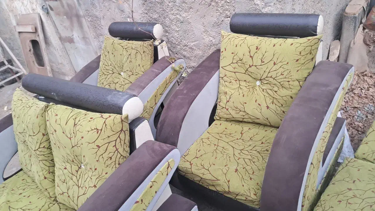 مبل نایک|مبلمان خانگی و میز عسلی|قم, قلعه کامکار|دیوار