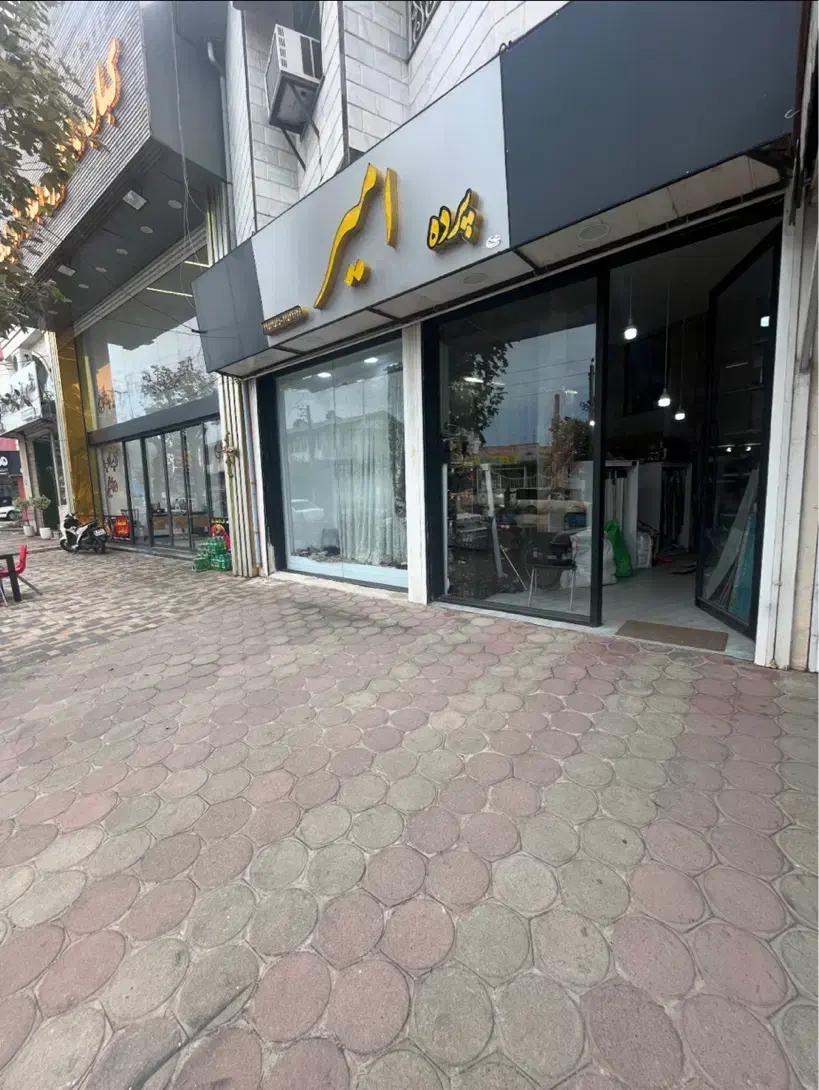 مغازه دو دهنه بر خیابان مطهری|اجارهٔ مغازه و غرفه|بندر انزلی, جهانگانی|دیوار