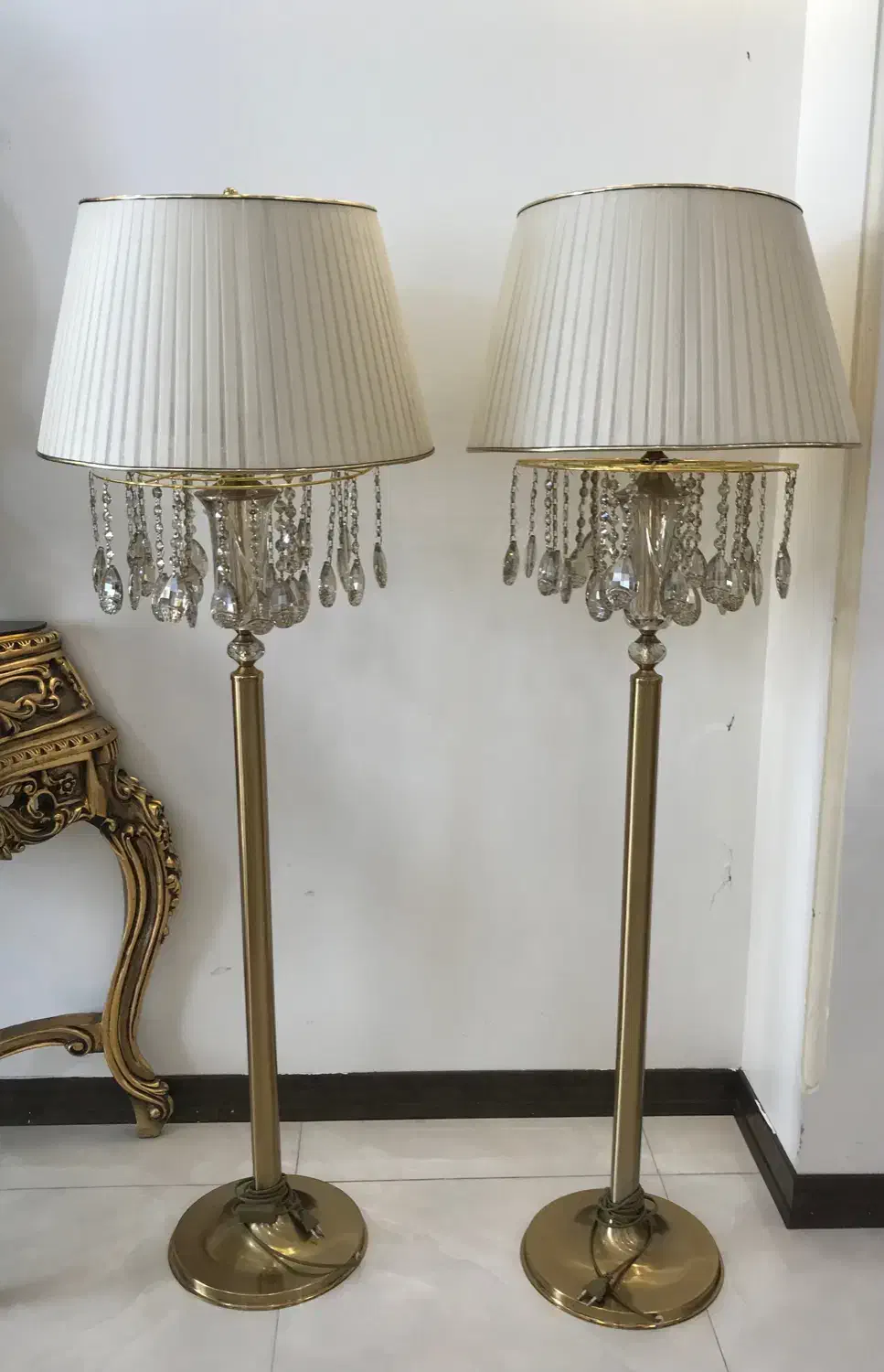 کنار سالنی|چراغ خواب و آباژور|فردیس, شهرک راه آهن|دیوار