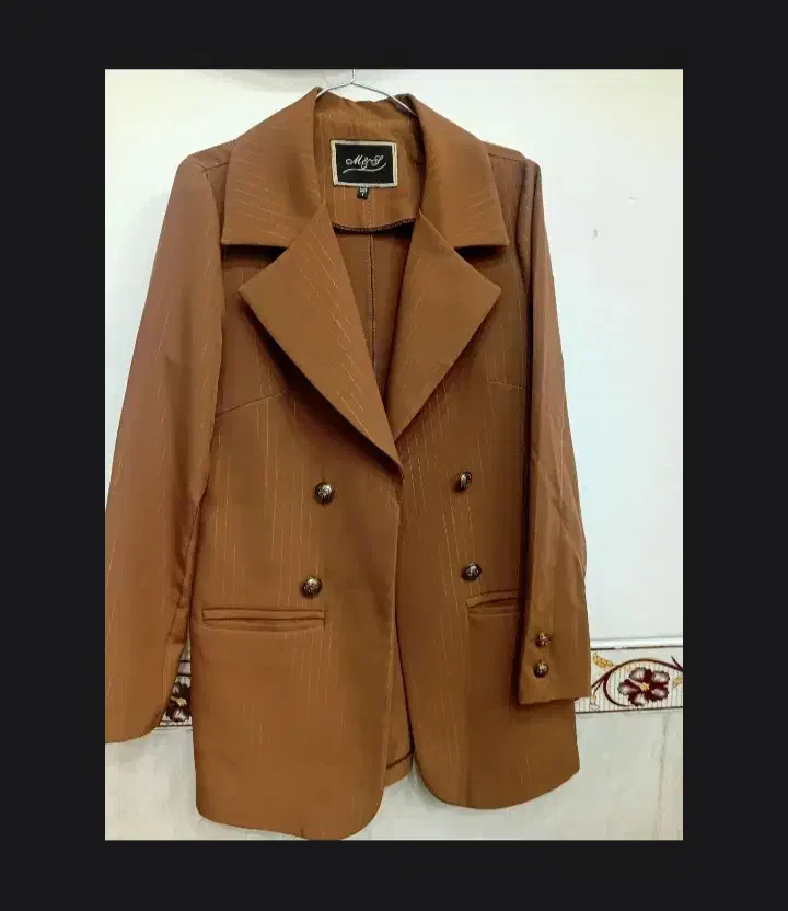 کت مجلسی|لباس|قم, سید معصوم|دیوار