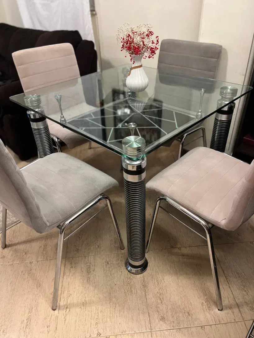 میز نهار خوری|میز و صندلی غذاخوری|رشت, گلزاران|دیوار