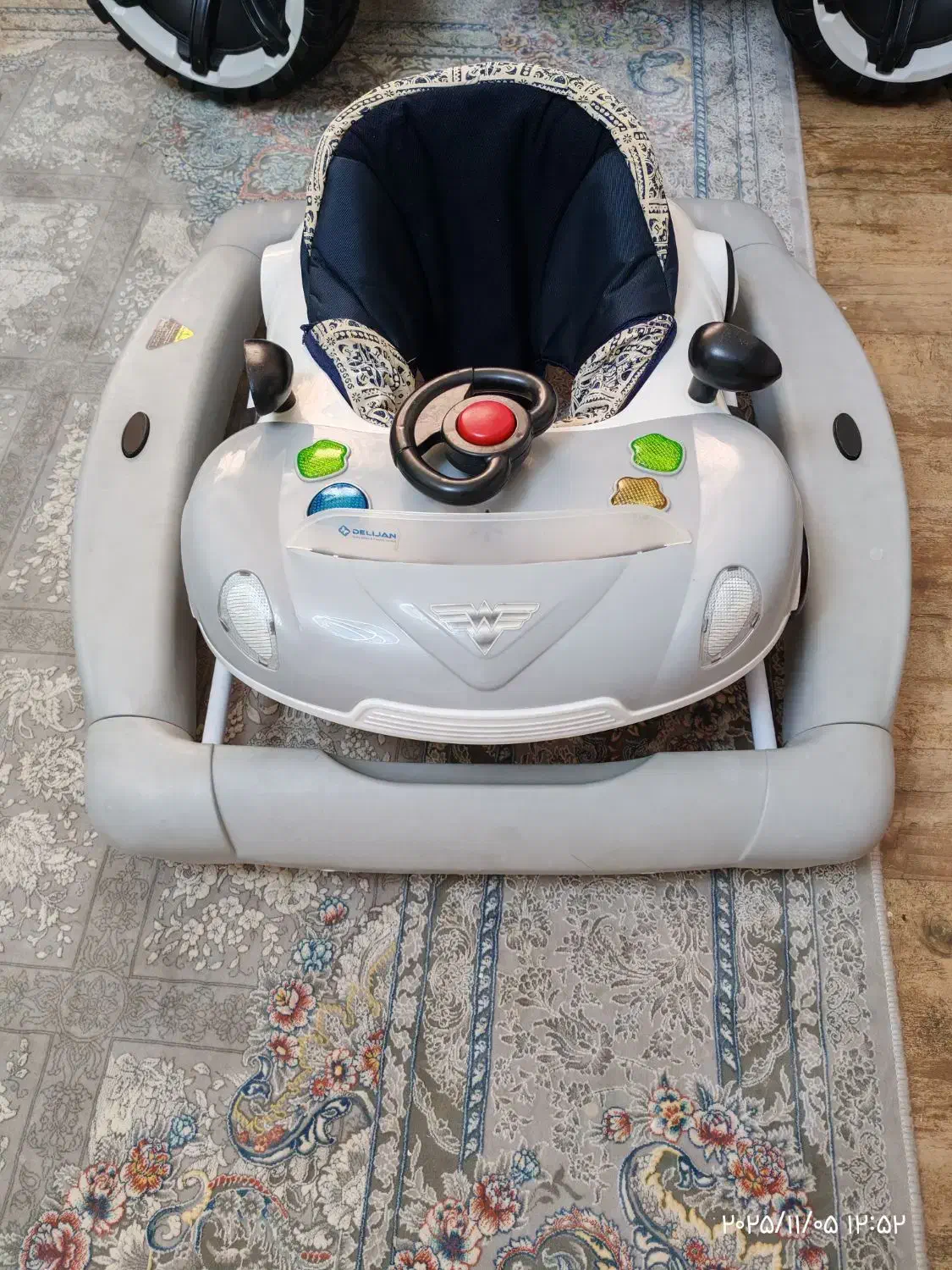 روروئک دلیجان|کالسکه و لوازم جانبی|هشتگرد, فاز ۷ مهستان|دیوار