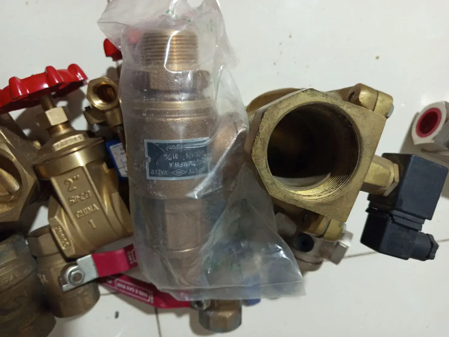 تعدادی شیر برقی شیرگازی سوپاپ|مصالح و تجهیزات ساختمان|مشهد, جانباز|دیوار