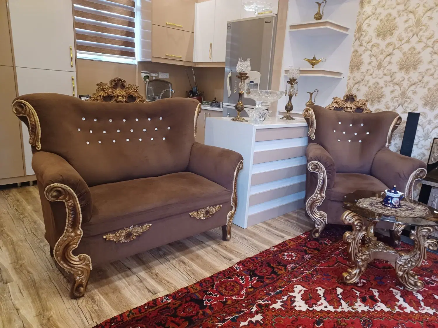 مبل راحتی ۷ نفره همراه سه عدد میز جلو مبلی|مبلمان خانگی و میز عسلی|تبریز, |دیوار