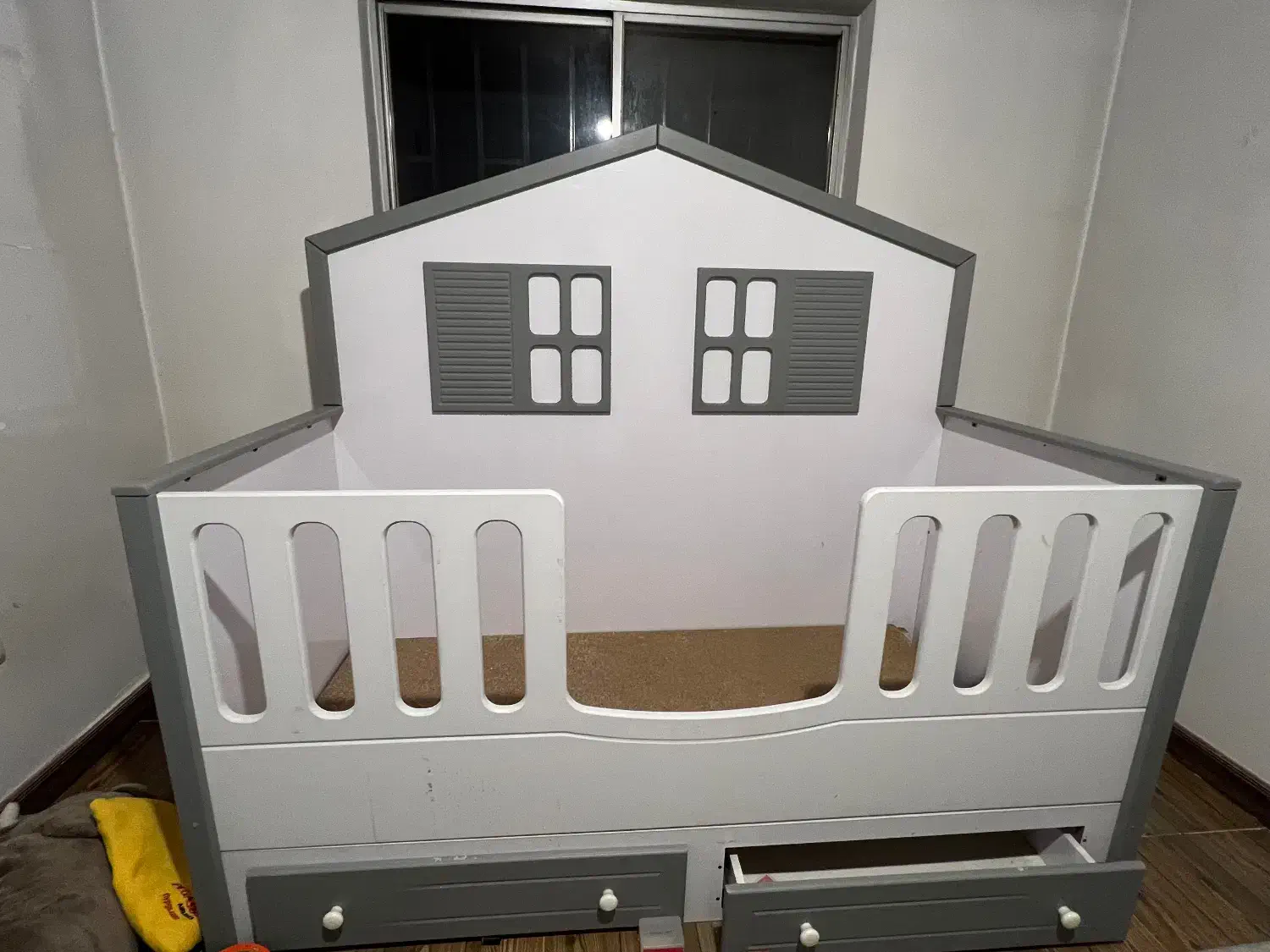 تخت و کمد و خوشخواب  کودک|تخت و صندلی بچه|نوشهر, |دیوار