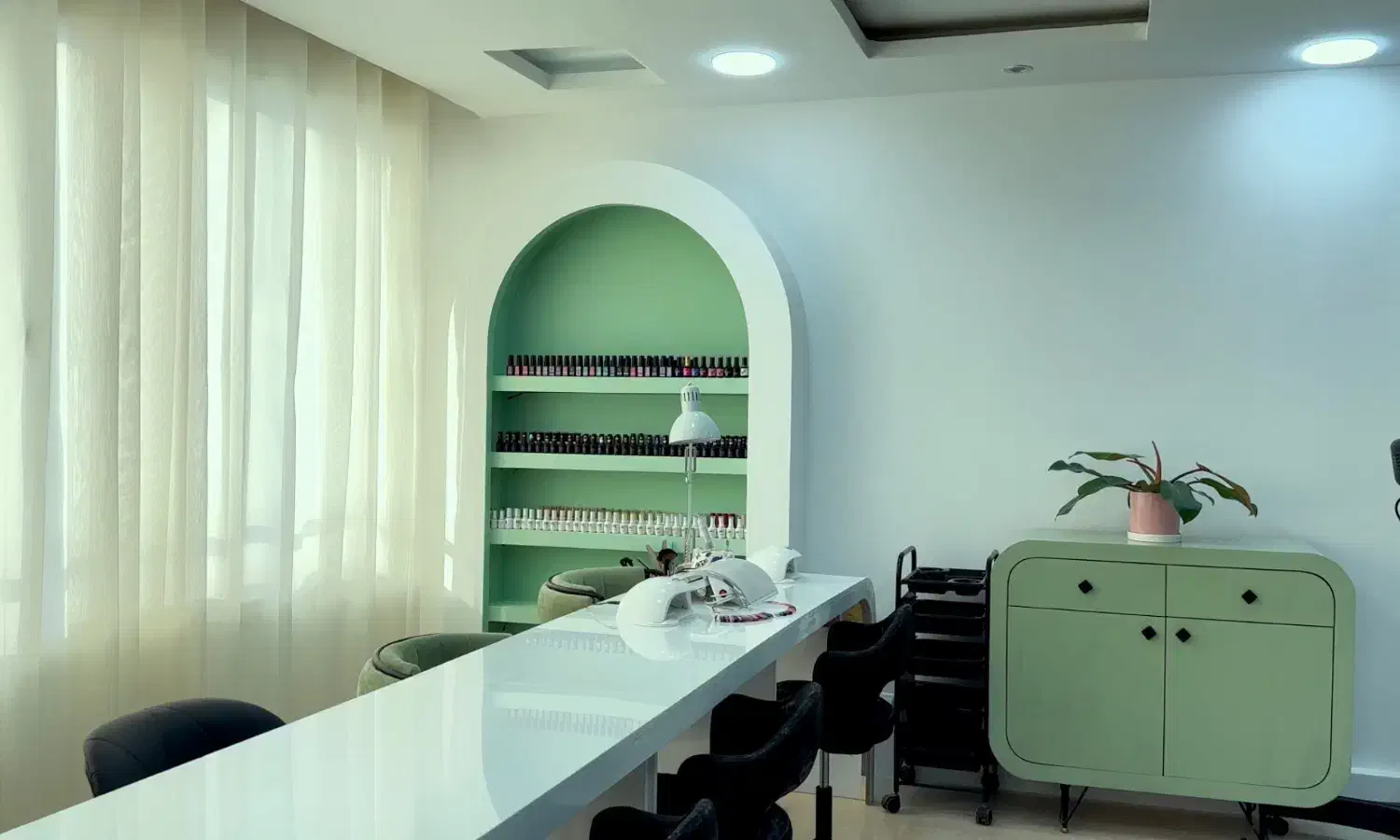 استخدام ناخنکار و فیشیال|استخدام درمانی، زیبایی، بهداشتی|بندرعباس, |دیوار