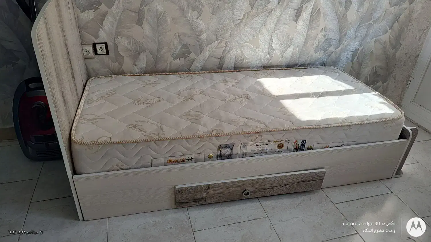 تخت نوجوانی|تخت و سرویس خواب|قرچک, باقرآباد|دیوار