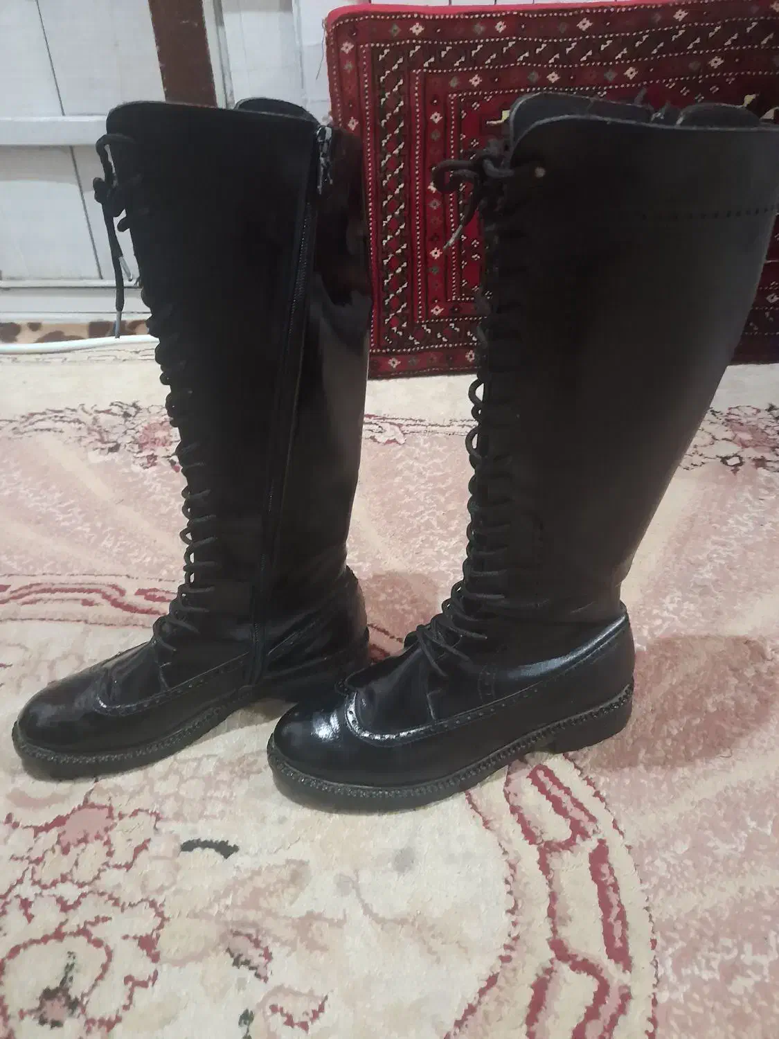 پوتین زمستانی|کیف، کفش، کمربند|آستانه اشرفیه, |دیوار