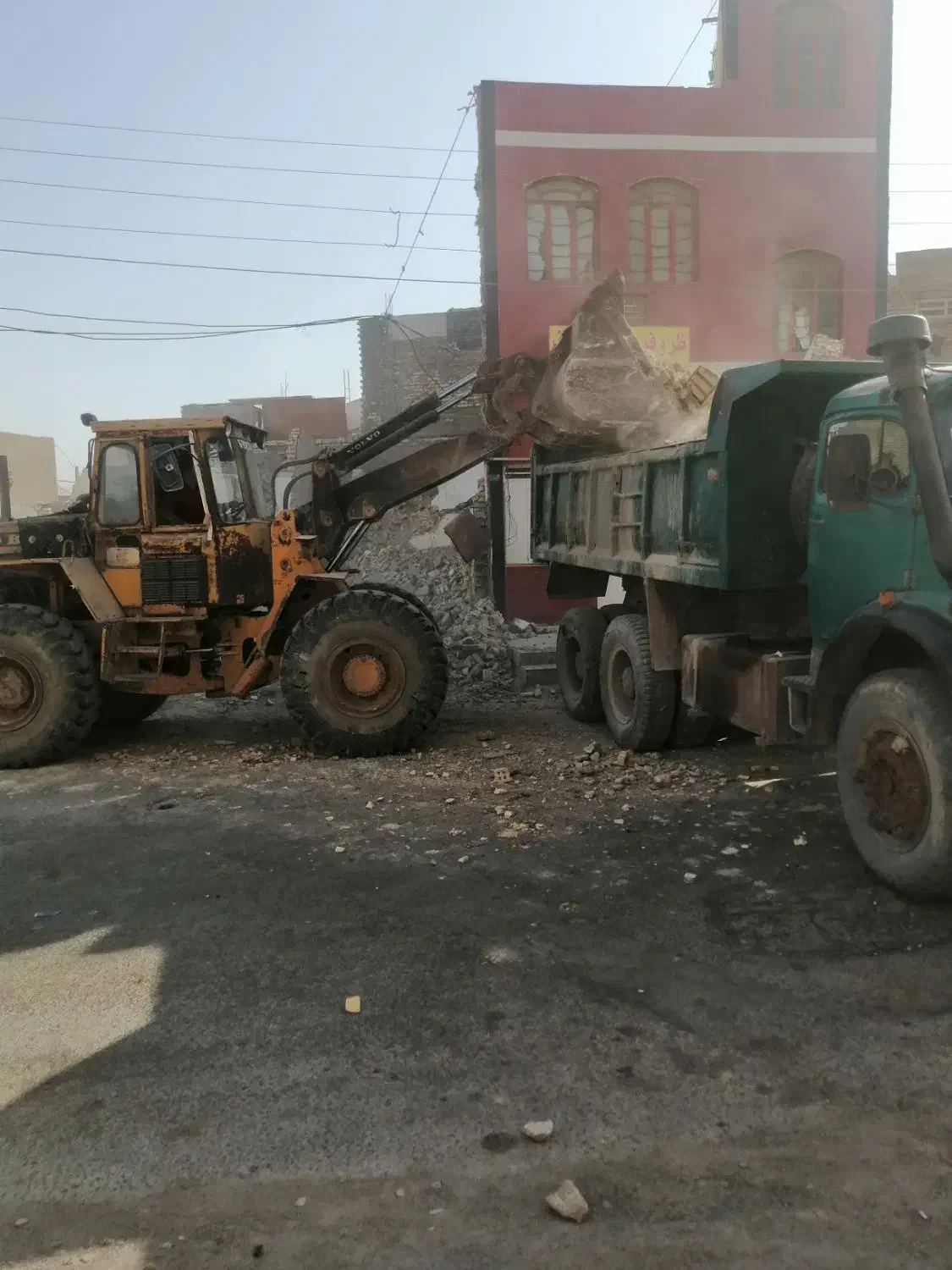 تخریب منازل و ادارات و سرامیک کاری و تعمیرات|خدمات پیشه و مهارت|خرمشهر, |دیوار