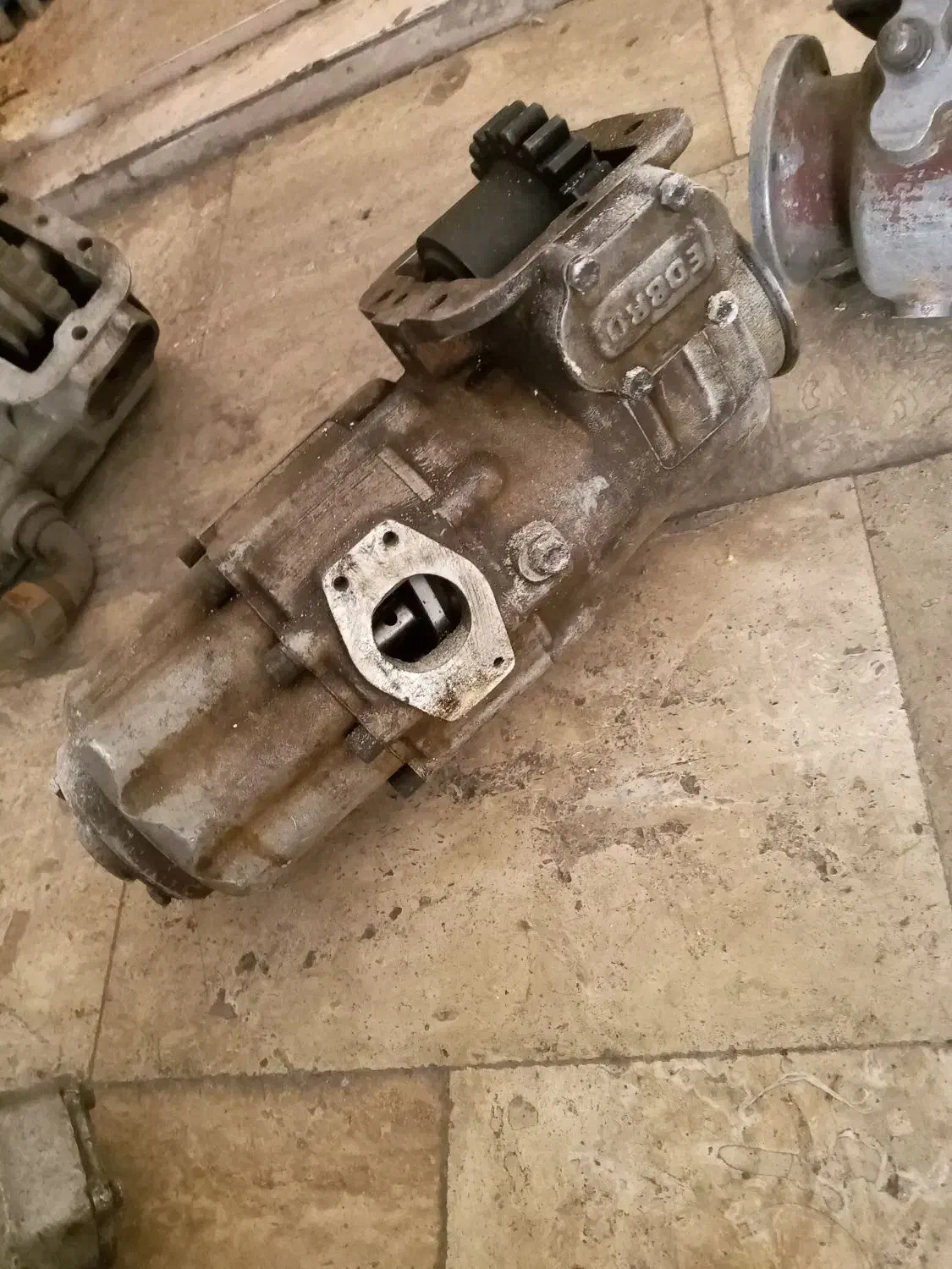 پمپ بغل گریربوکسی آمریکایی اینگلیسی...|ماشین‌آلات صنعتی|تهران, شمشیری|دیوار