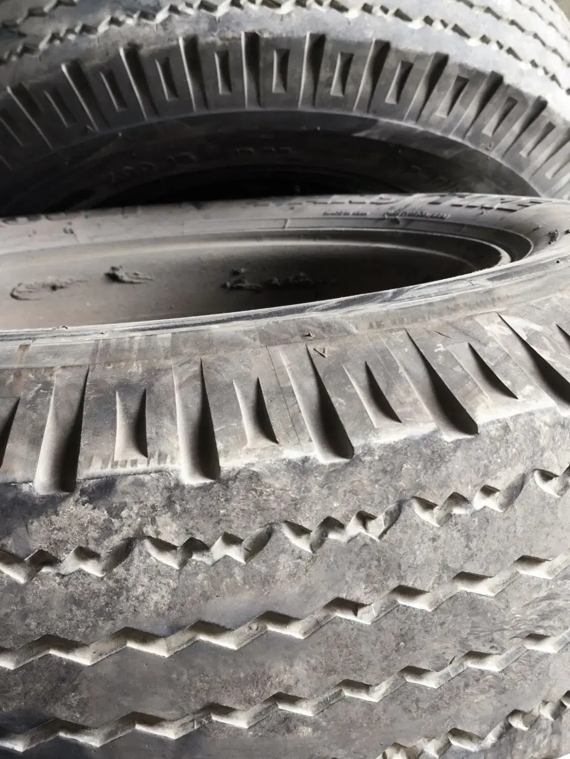 رینگ و لاستیک جلوی نیسان 16-700|قطعات یدکی و لوازم جانبی|باقرشهر, |دیوار