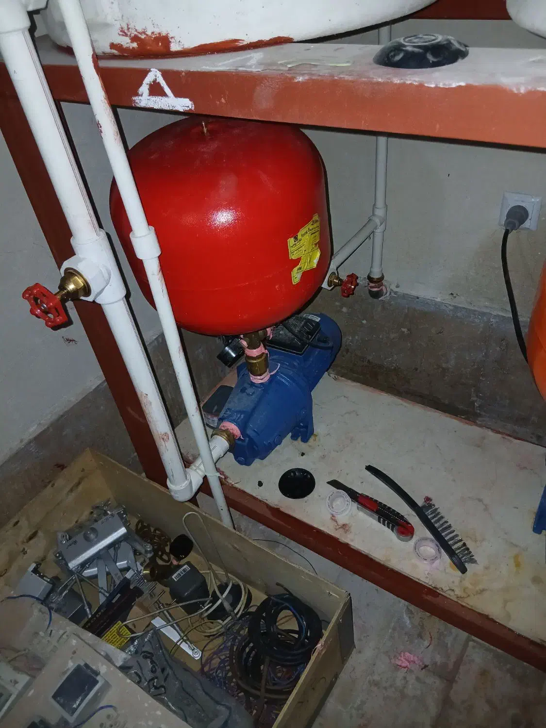 لوله کشی و نصب شیر آلات|خدمات پیشه و مهارت|قم, بکایی|دیوار