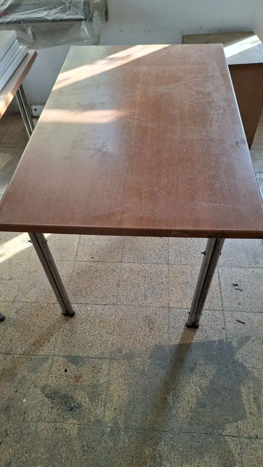 میز پرتابل|میز و صندلی غذاخوری|تهران, فلسطین (میدان انقلاب)|دیوار