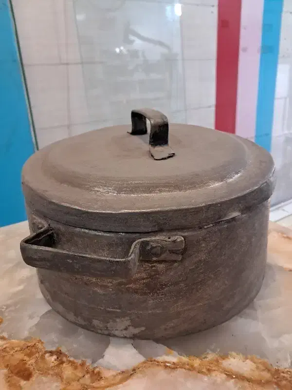 مس قدیمی|کلکسیون اشیاء عتیقه|رشت, استادسرا|دیوار