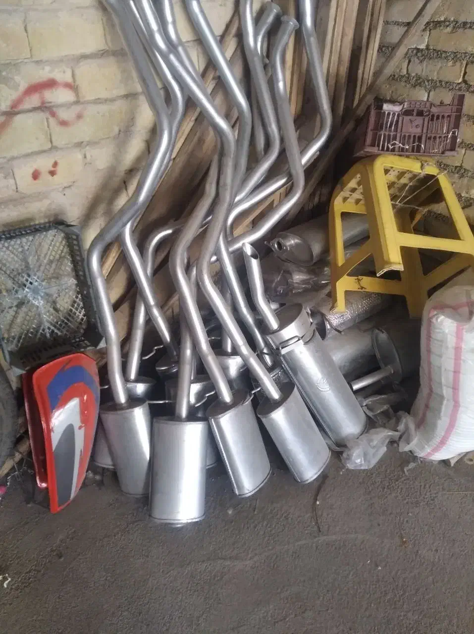 انبار اگزوز ماشین|قطعات یدکی و لوازم جانبی|کامیاران, |دیوار