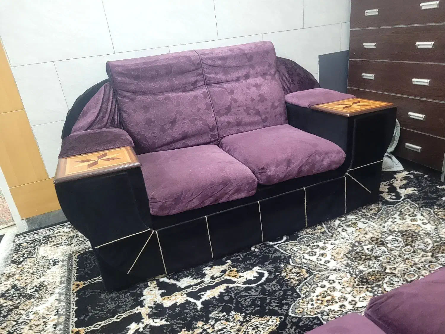 مبل راحتی همراه میز وسط|مبلمان خانگی و میز عسلی|تهران, شوش (باغ آذری)|دیوار