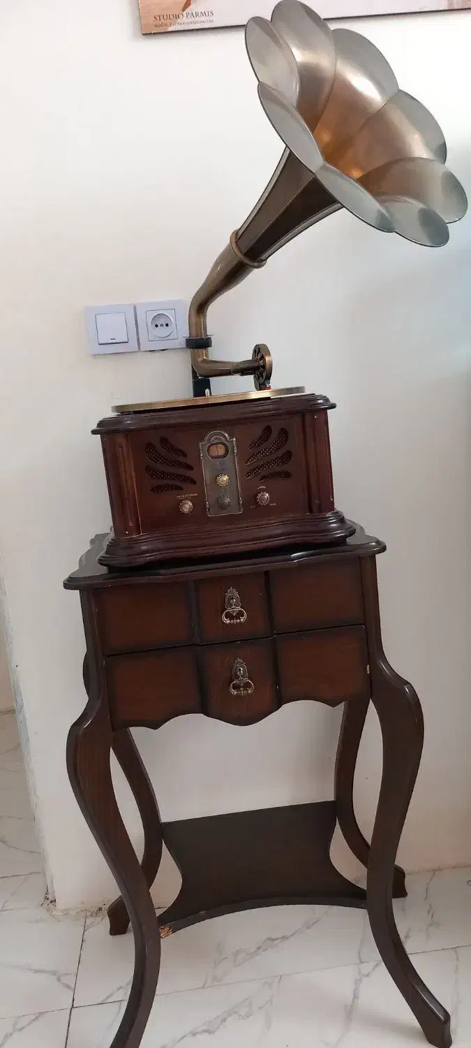 میز|میز تلفن|چناران, |دیوار