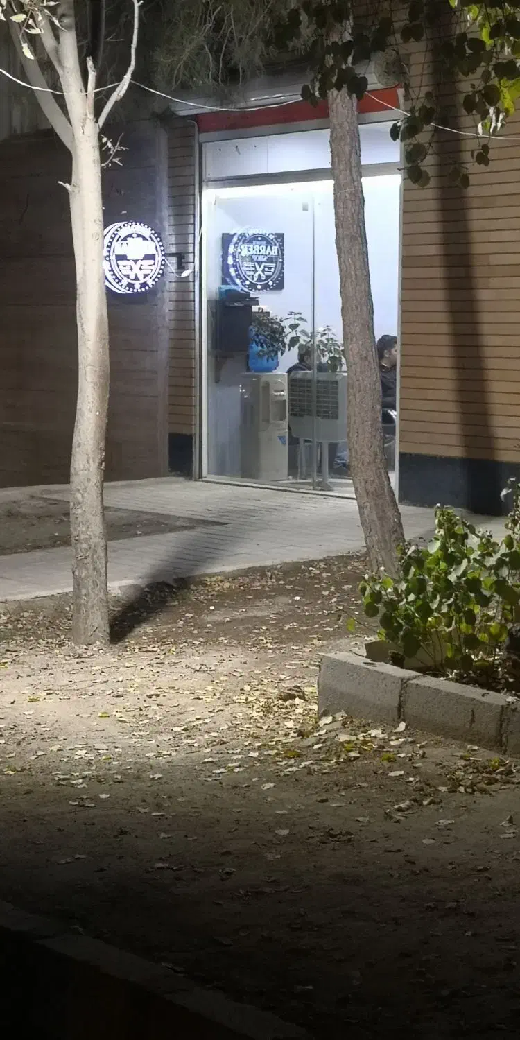 اجاره مغازه، آرایشگاه مردانه فعال|اجارهٔ مغازه و غرفه|بروجرد, |دیوار