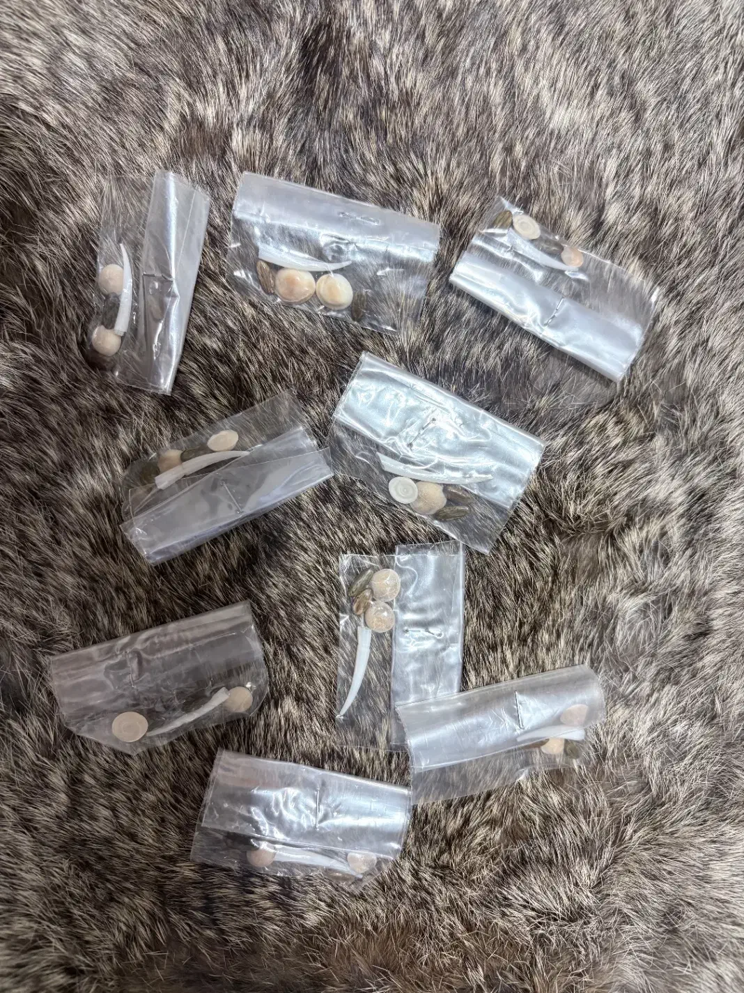 مهره مهره|جواهرات|شیراز, زرهی|دیوار