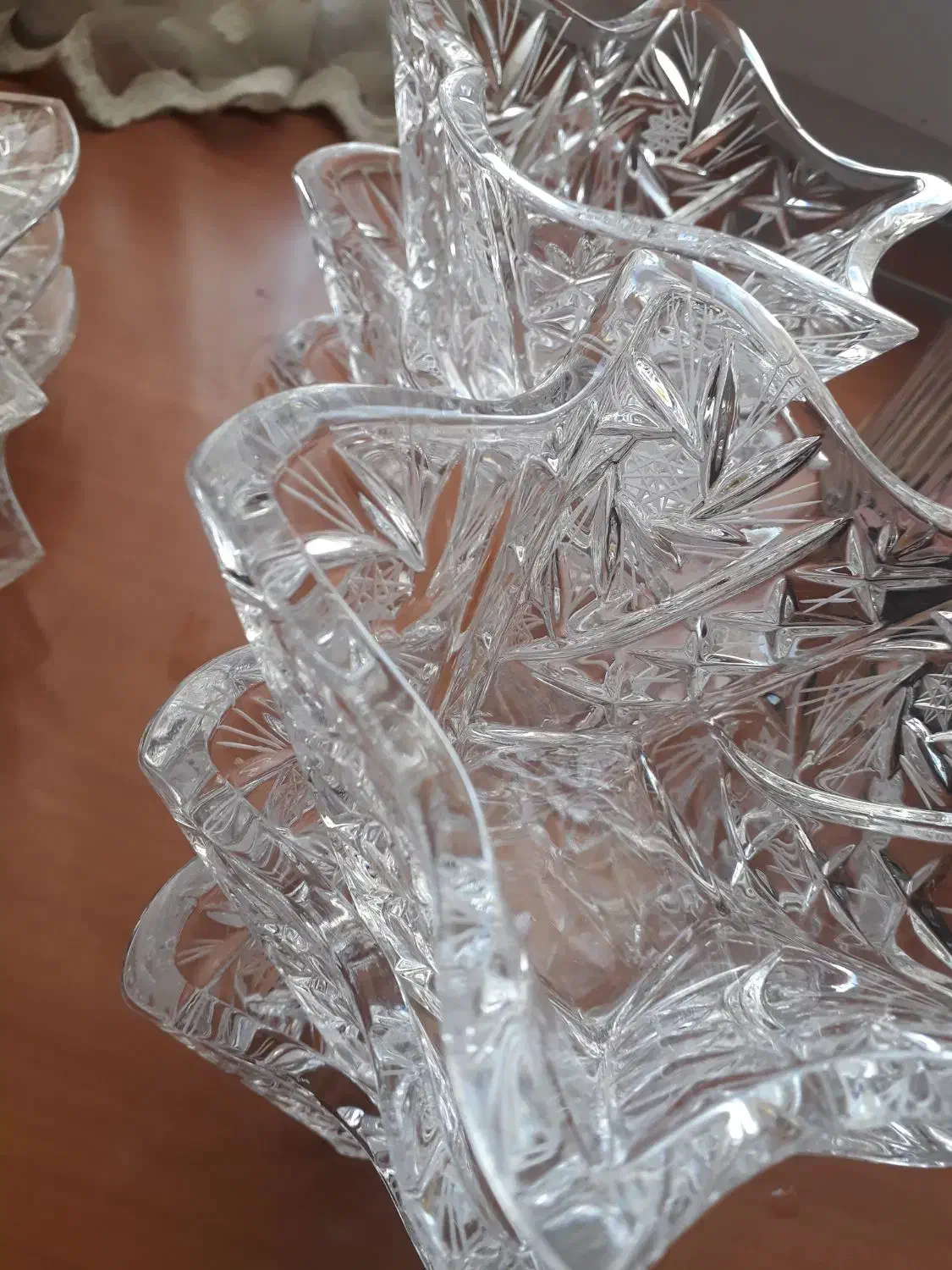 یک دست پیش دستی و یک دست آجیل خوری کریستال جی سی|ظروف سرو و پذیرایی|تهران, آسمان|دیوار