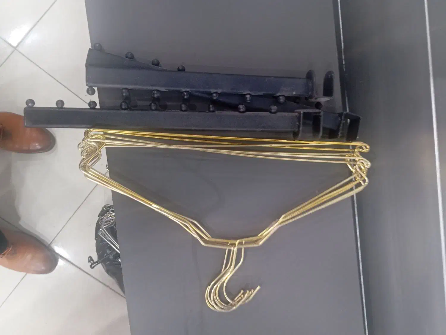 رگال و چوب لباس|بندرخت و رخت‌آویز|جیرفت, |دیوار