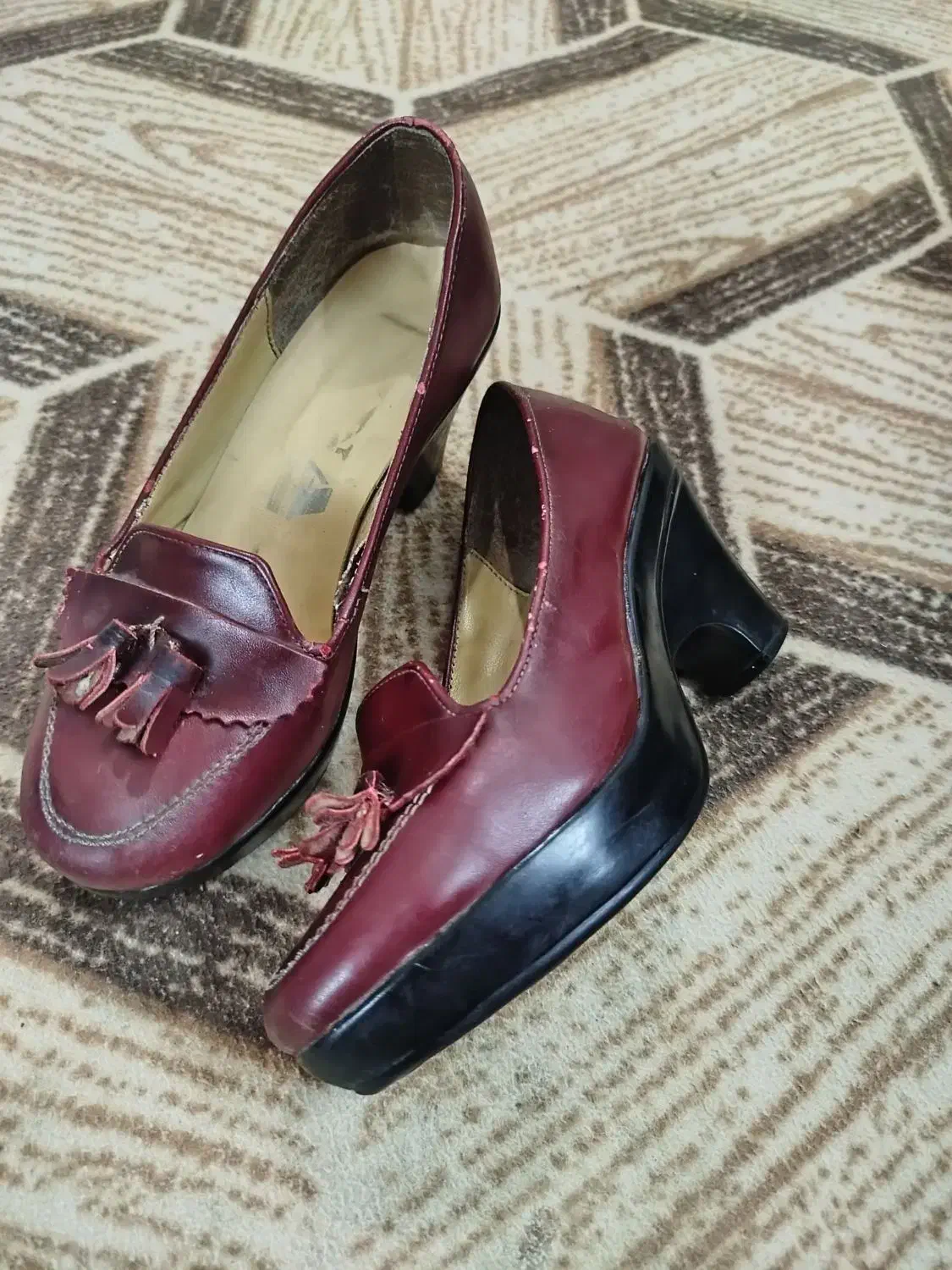 صندل|کیف، کفش، کمربند|یزد, |دیوار