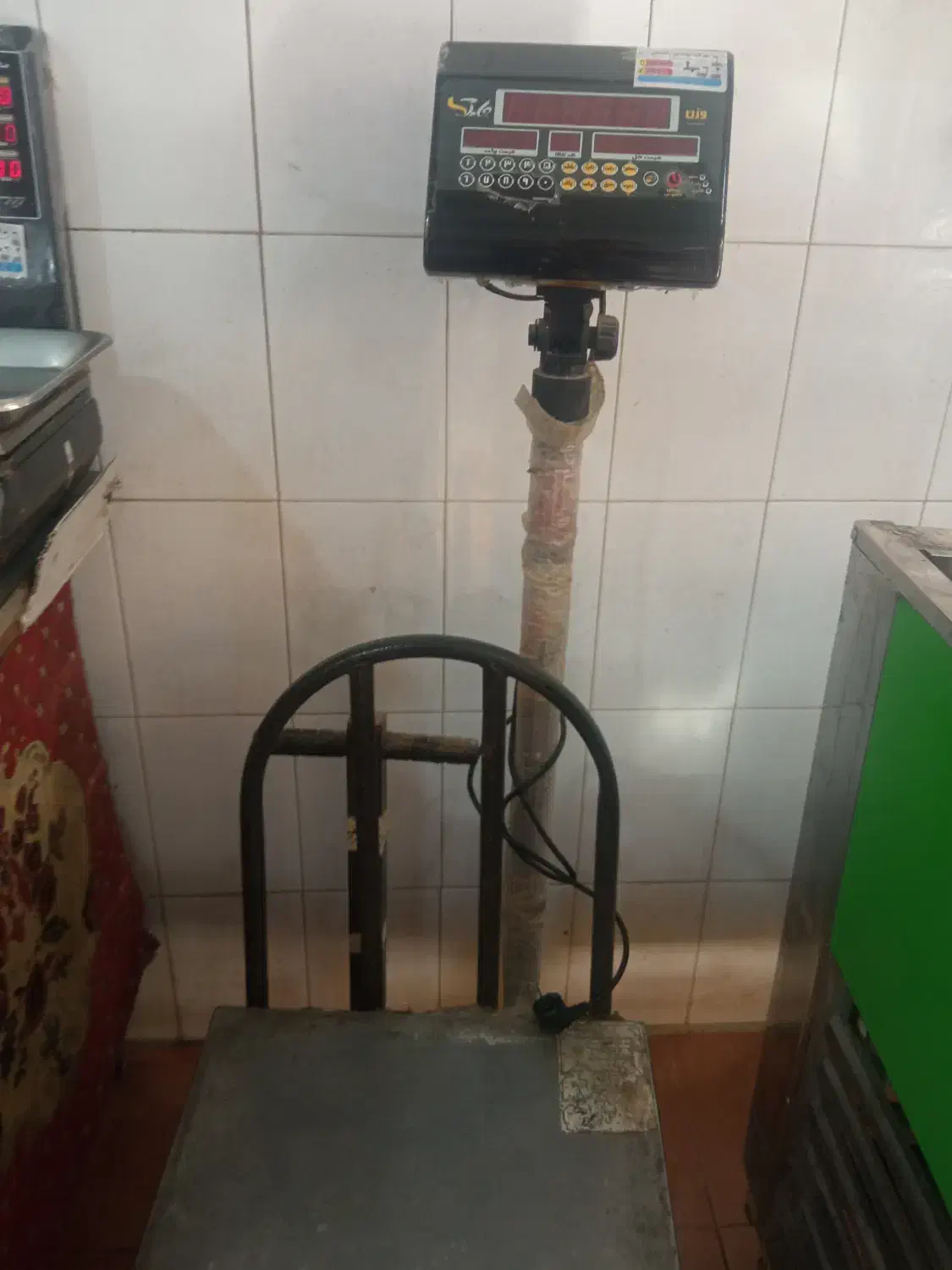 ترازو دیجیتالی 300کیلویی پایه بلند|فروشگاه و مغازه|سنقر, |دیوار