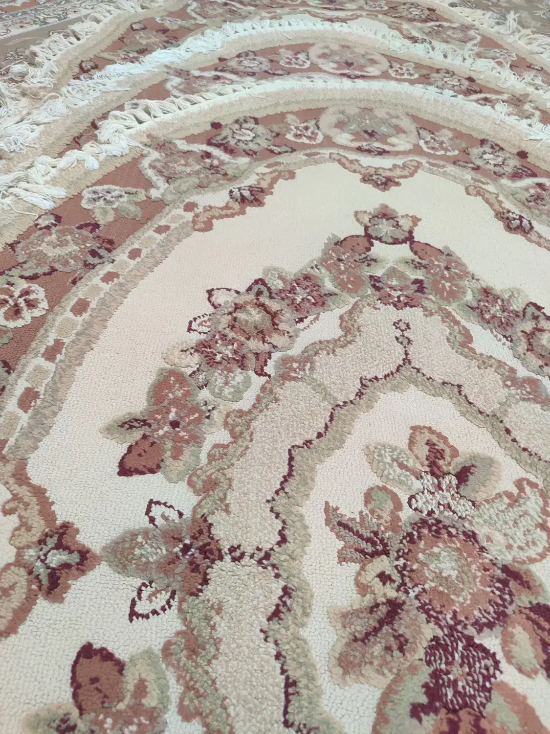 قالیچه کرم رنگ زیبا|فرش|کرمانشاه, |دیوار