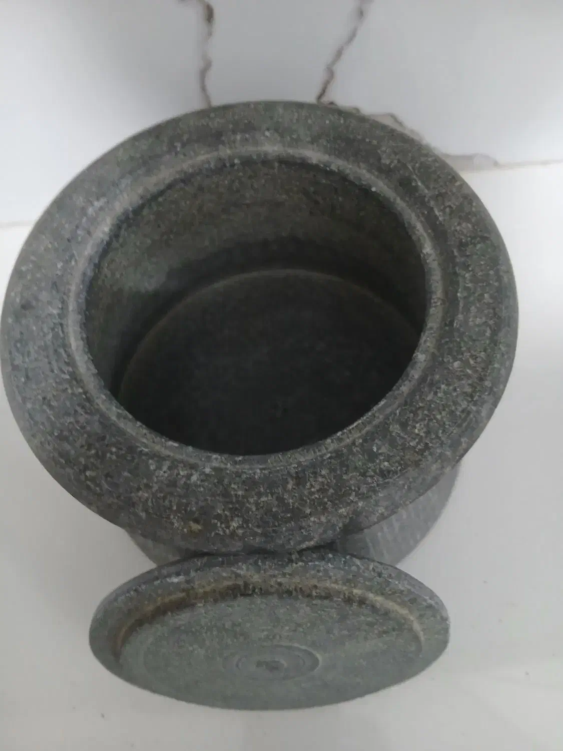 دیزی سنگی قدیمی|ظروف پخت‌وپز|آشخانه, |دیوار