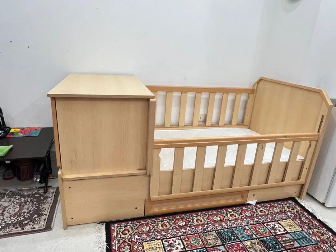 تخت سالم کودک . نوجوان|تخت و سرویس خواب|کاشان, فین بزرگ|دیوار